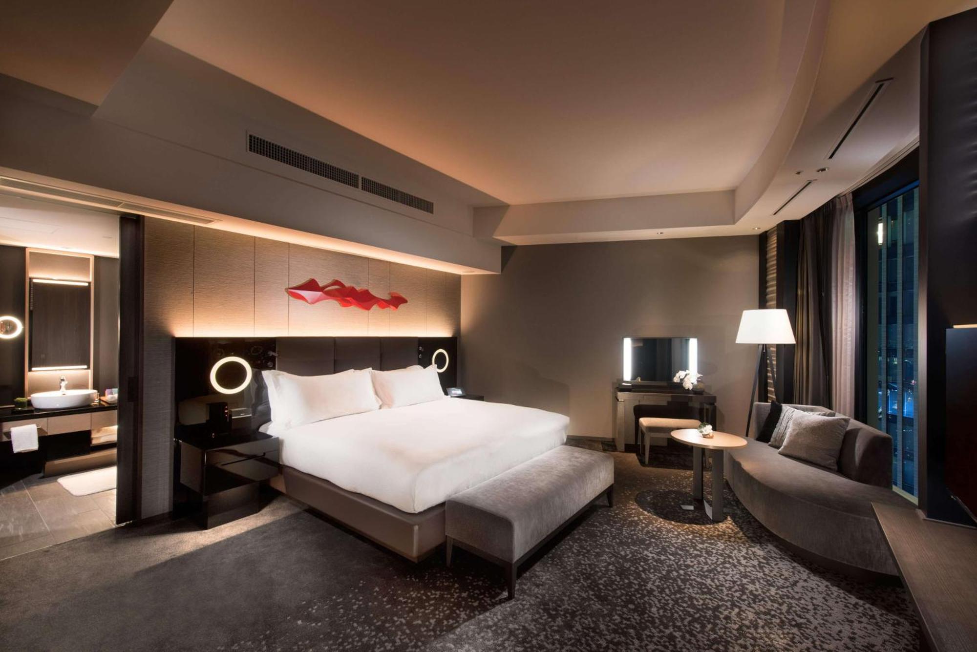 Hotel Conrad Ōsaka