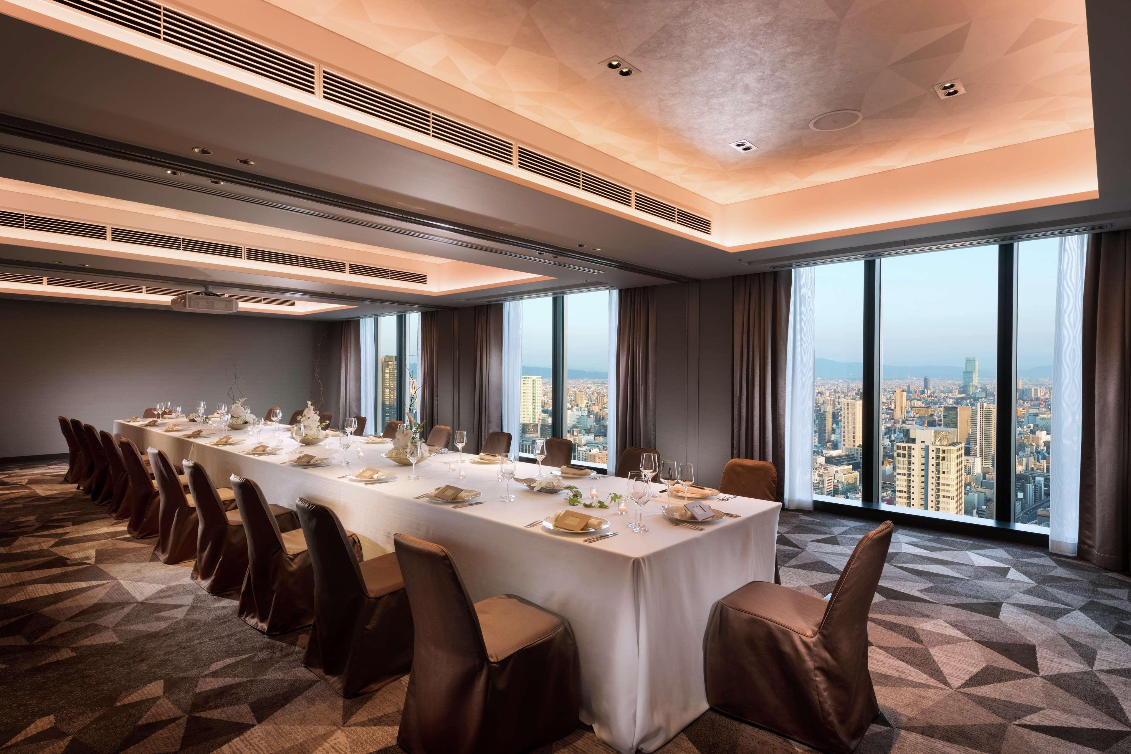 Conrad 5* Ōsaka